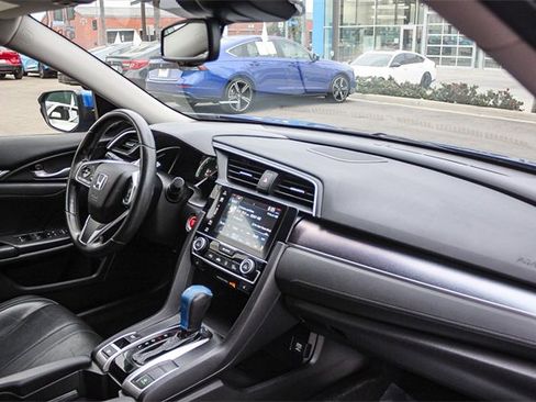 Used 2018 Honda Civic Touring image 23