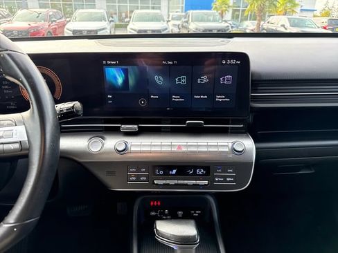 Used 2025 Hyundai Kona SEL AWD/4WD image 20