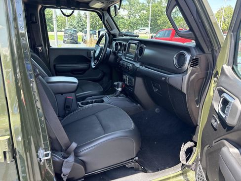 Used 2023 Jeep Gladiator Sport AWD/4WD image 13