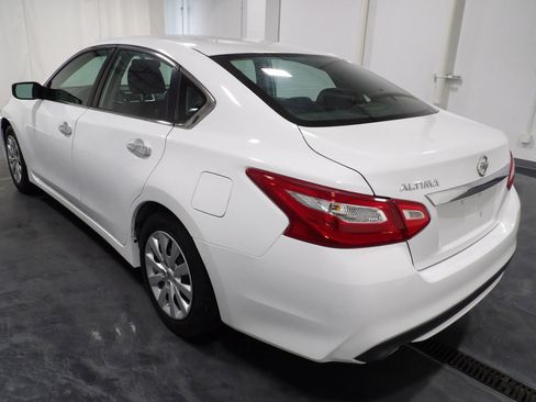 Used 2017 Nissan Altima 2.5 S w/ Power Driver Seat Package image 5