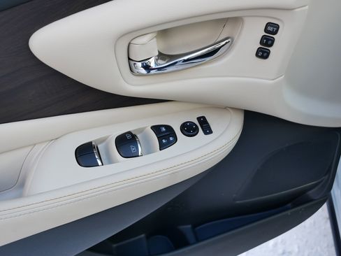 Used 2024 Nissan Murano Platinum w/ Cargo Package image 19