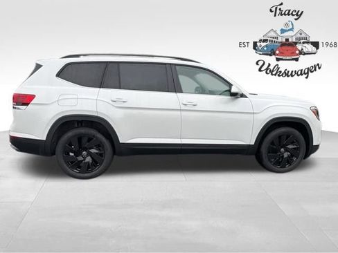 New 2026 Volkswagen Atlas SE image 8