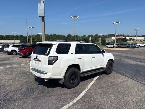 Used 2014 Toyota 4Runner SR5 RWD image 3