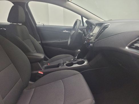 Used 2016 Chevrolet Cruze LT w/ Convenience Package image 21