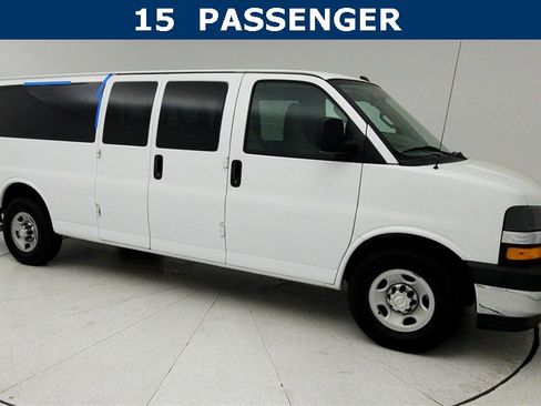 Used 2018 Chevrolet Express 3500 LT w/ LT Preferred Equipment Group image 8