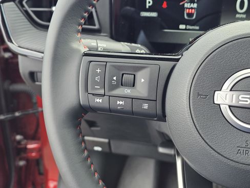 Used 2025 Nissan Kicks SR AWD/4WD image 23