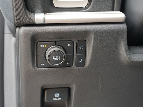 Used 2025 Ford Expedition Active AWD/4WD image 16