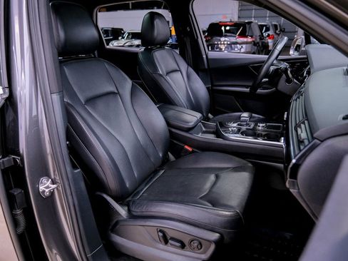 Used 2018 Audi Q7 3.0T Prestige w/ Prestige Package image 42