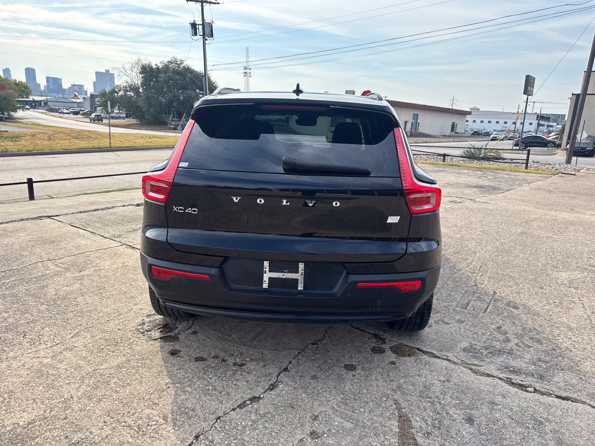 Used 2023 Volvo XC40 Recharge Plus w/ Protection Package Premier AWD/4WD image 8