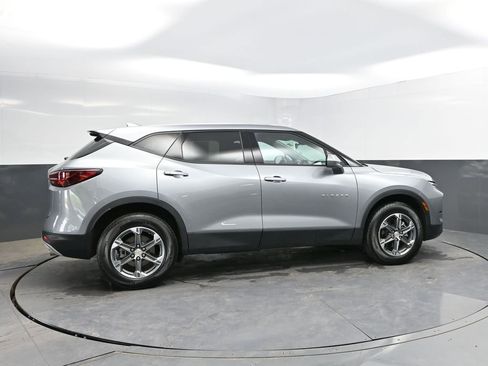 Used 2025 Chevrolet Blazer LT AWD/4WD image 9