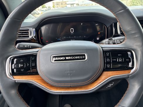 Used 2022 Jeep Grand Wagoneer Series III w/ Rear Seat Video Group 1 AWD/4WD image 12