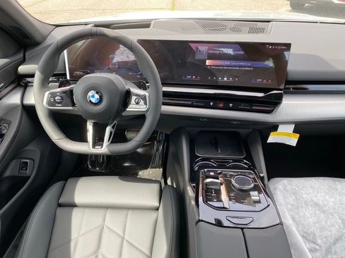 New 2026 BMW 530i xDrive AWD/4WD image 9