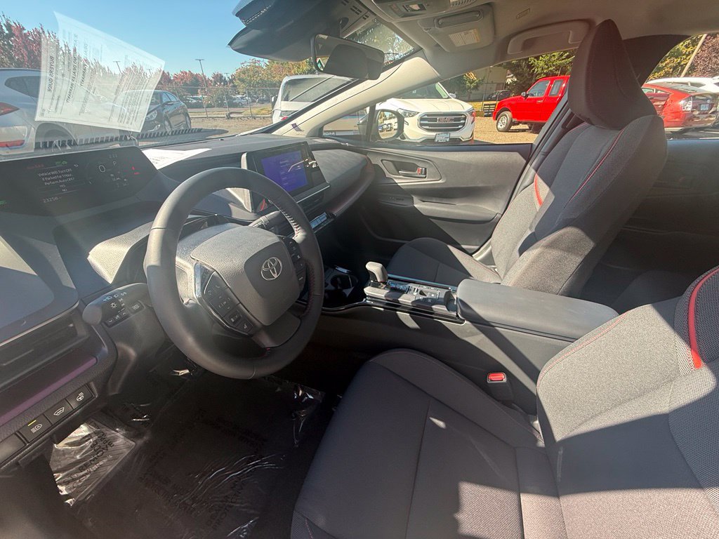 Used 2025 Toyota Prius Plug-In Hybrid FWD image 20
