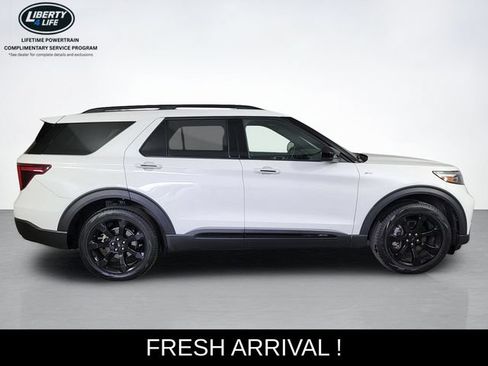 Used 2024 Ford Explorer ST-Line w/ Class IV Trailer Tow Package AWD/4WD image 2
