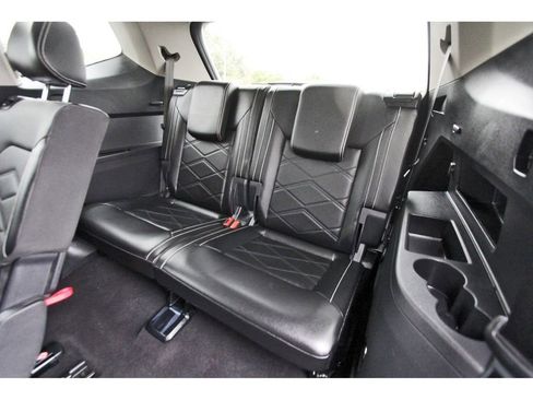 Used 2024 Volkswagen Atlas SE w/ Black Wheel Package image 15