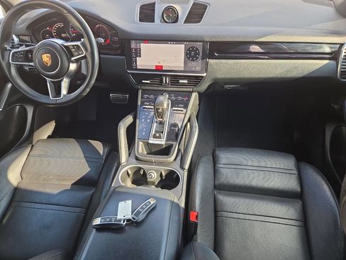 Used 2020 Porsche Cayenne S image 30