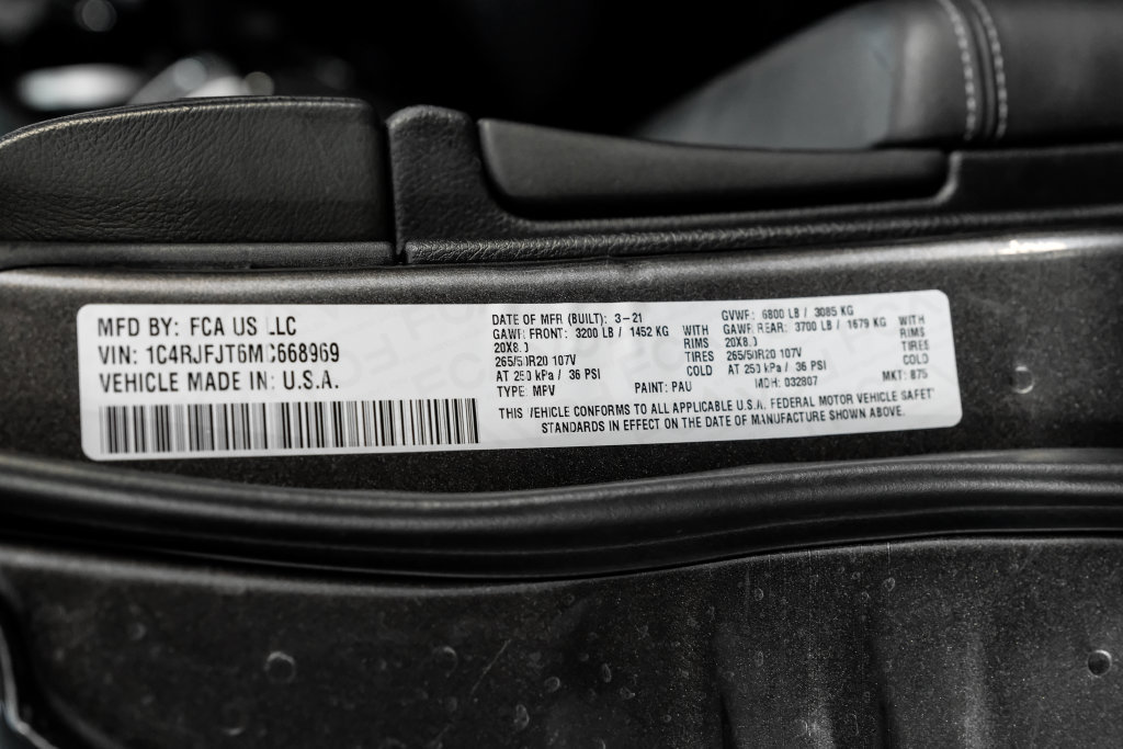 Used 2021 Jeep Grand Cherokee Summit AWD/4WD image 69