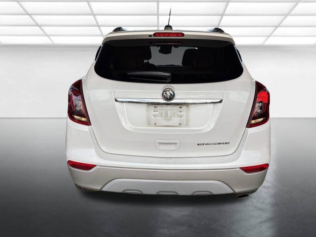 Used 2018 Buick Encore Essence FWD image 3