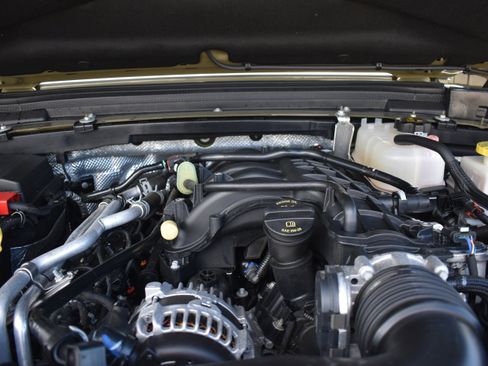 Used 2025 Jeep Gladiator Mojave image 32