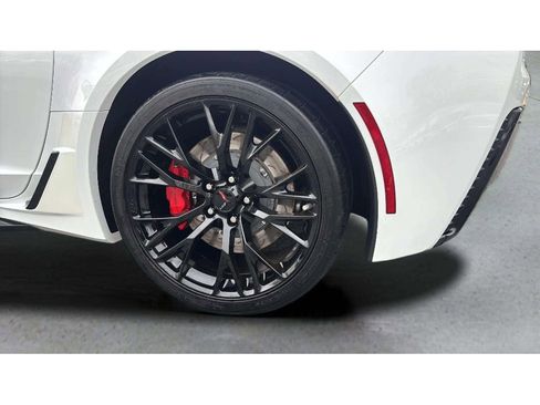 Used 2019 Chevrolet Corvette Z06 image 31