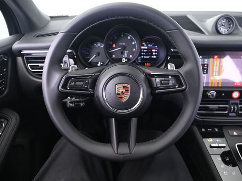 Used 2026 Porsche Macan AWD/4WD image 35