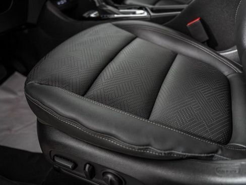 Used 2023 Buick Encore GX Essence w/ Experience Buick Package image 32