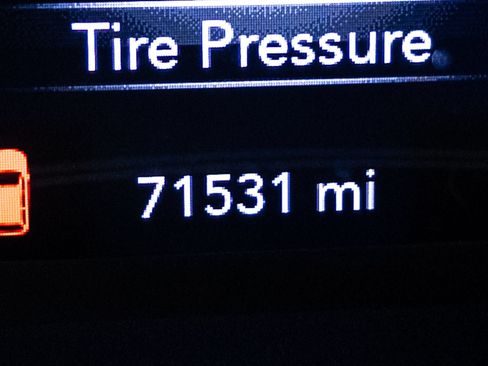 Used 2017 Chrysler Pacifica Touring-L w/ Tire & Wheel Group FWD image 31