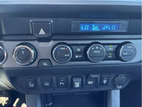 Used 2021 Toyota Tacoma TRD Off-Road w/ Technology Package image 18