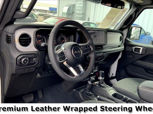 Used 2024 Jeep Wrangler Sahara image 15