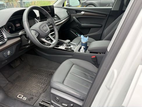 Used 2025 Audi Q5 2.0T Premium w/ Convenience Plus Package AWD/4WD image 6