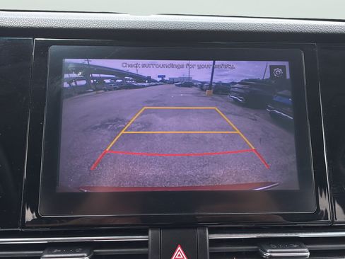 Used 2022 Kia Niro LXS FWD image 18