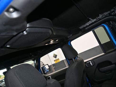 Used 2023 Jeep Gladiator Rubicon w/ Trailer Tow Package image 37