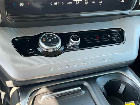 Certified 2025 Ford Expedition Active AWD/4WD image 40