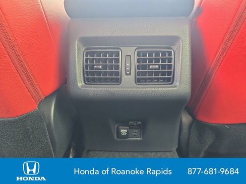 Used 2025 Toyota Camry XSE FWD image 31