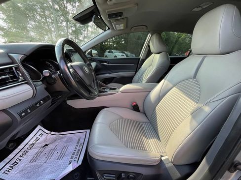 Used 2022 Toyota Camry SE FWD image 27