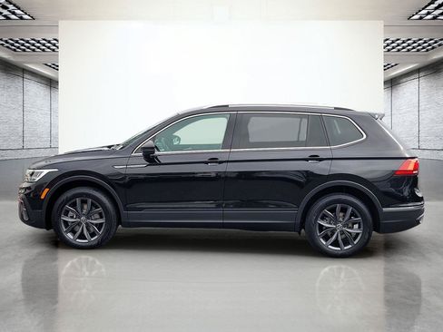 Certified 2023 Volkswagen Tiguan SE FWD image 10