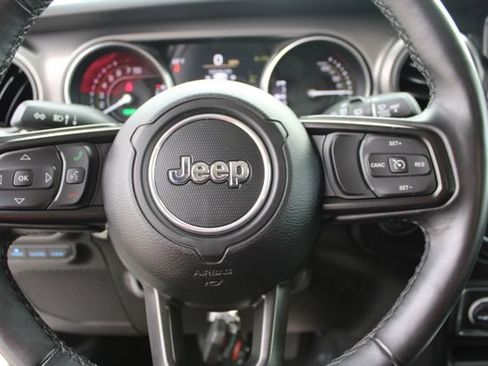 Used 2023 Jeep Wrangler Unlimited w/ Cold Weather Group image 17