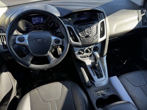 Used 2014 Ford Focus SE w/ Equipment Group 201A image 6
