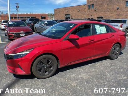 Used 2022 Hyundai Elantra SEL w/ Preferred Accessory Package