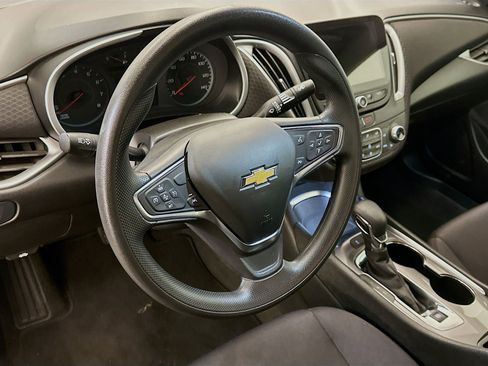 Used 2024 Chevrolet Malibu LT FWD image 18
