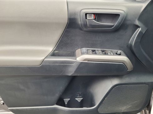Used 2019 Toyota Tacoma SR5 image 17
