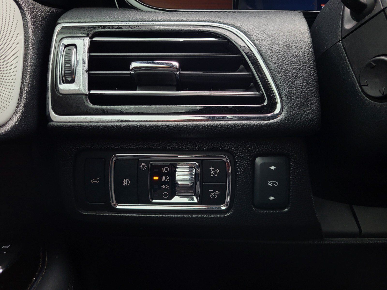 Used 2024 Lincoln Navigator Reserve AWD/4WD image 29