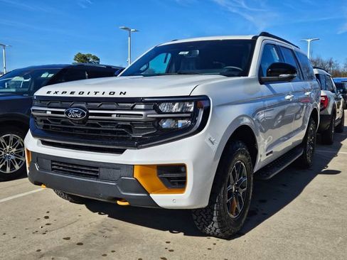 New 2026 Ford Expedition Tremor image 2
