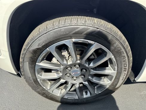 Used 2021 GMC Acadia Denali w/ Denali Technology Package image 16