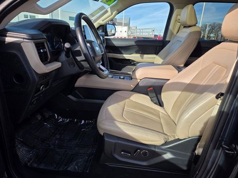 Used 2024 Ford Expedition Limited image 24