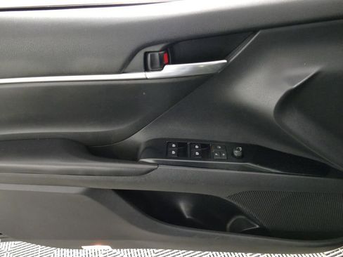 Used 2019 Toyota Camry LE image 17