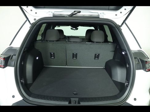 New 2026 Chevrolet Equinox LT w/ Safety and Technology Package AWD/4WD image 12