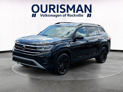 Used 2023 Volkswagen Atlas SE w/ Black Wheel Package AWD/4WD image 2