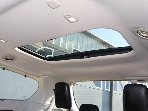 Used 2020 Chrysler Pacifica Limited FWD image 19