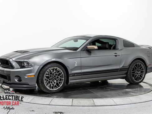 Used 2013 Ford Mustang Shelby GT500 RWD image 12